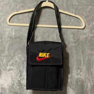 Nike Messenger Bag Black Swoosh Logo‎ Purple Trim Crossbody Sling Pouch